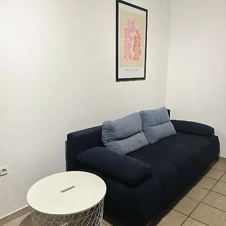 In Reihenhaus Mit Terrasse *