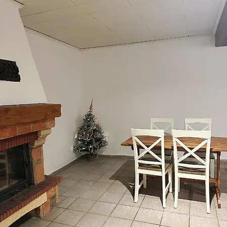 Gasthof In Reihenhaus Mit Terrasse