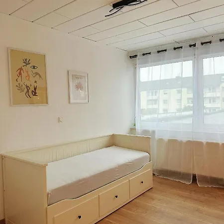 Guest house In Reihenhaus Mit Terrasse *