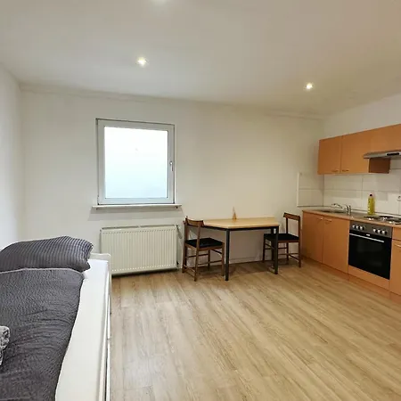 In Reihenhaus Mit Terrasse * Duisburg